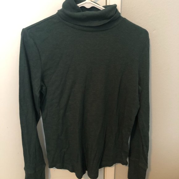 Ribbed Turtleneck T-Shirt - Picture 2 of 4